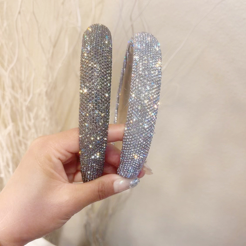 Rhinestone หรูหราฟองน้ําแถบคาด - Women Bags Trend 2025 บทวิจารณ์และราคา