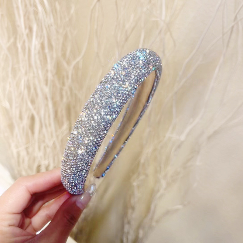 Rhinestone หรูหราฟองน้ําแถบคาด - Women Bags Trend 2025 บทวิจารณ์และราคา