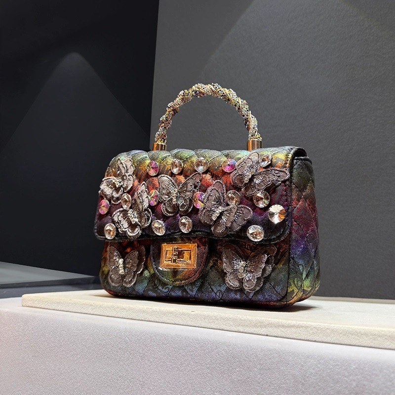 กระเป๋าถือผู้หญิงสไตล์เรโทรหรู - Women Bags Trend 2025 บทวิจารณ์และราคา
