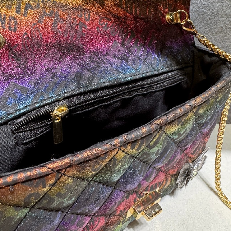 กระเป๋าถือผู้หญิงสไตล์เรโทรหรู - Women Bags Trend 2025 บทวิจารณ์และราคา