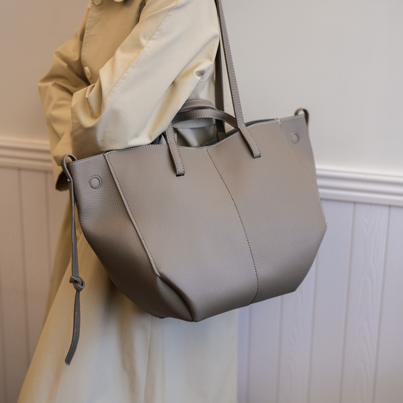 ขนาดใหญ่ความจุหนังซิปผู้หญิง T - Women Bags Trend 2025 บทวิจารณ์และราคา